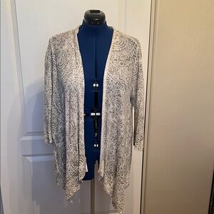 Chico's Cream and Gray Patterned Cardigan